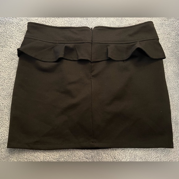 Black Peplum Mini Skirt Size XS/S - Picture 3 of 3